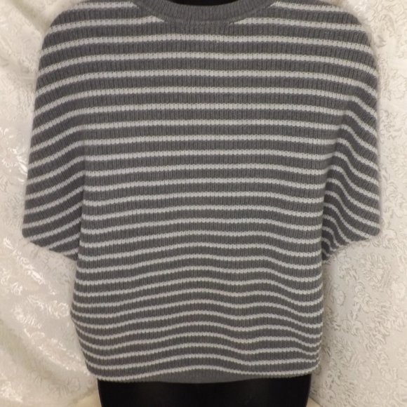 Express Short Sleeve Sweater- Women's XS - Picture 5 of 8